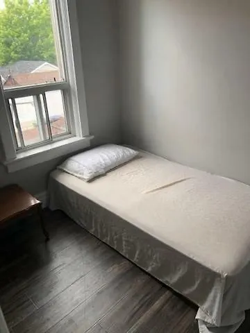 ゲストハウス Home On St Clair And Dufferin トロント カナダ